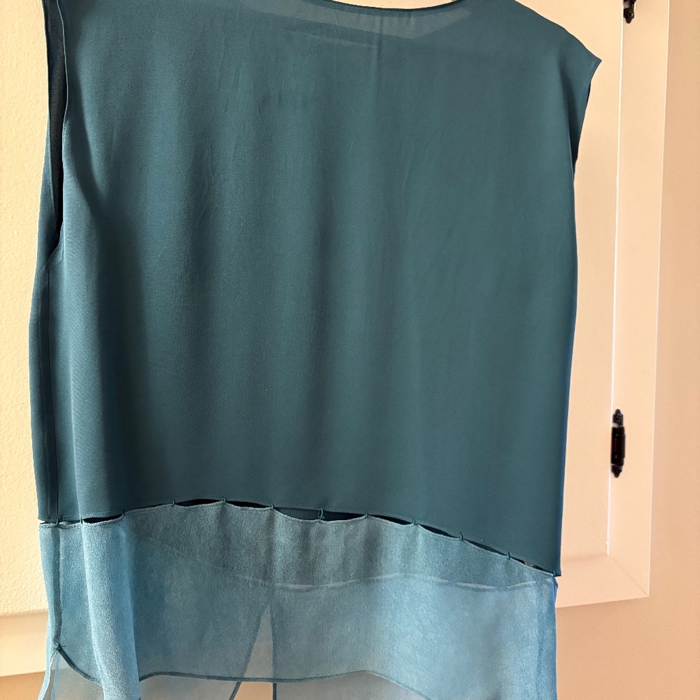 Elie Tahari sleeveless silk blouse